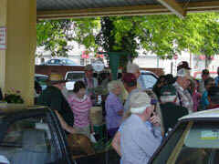 Crowd and vendors